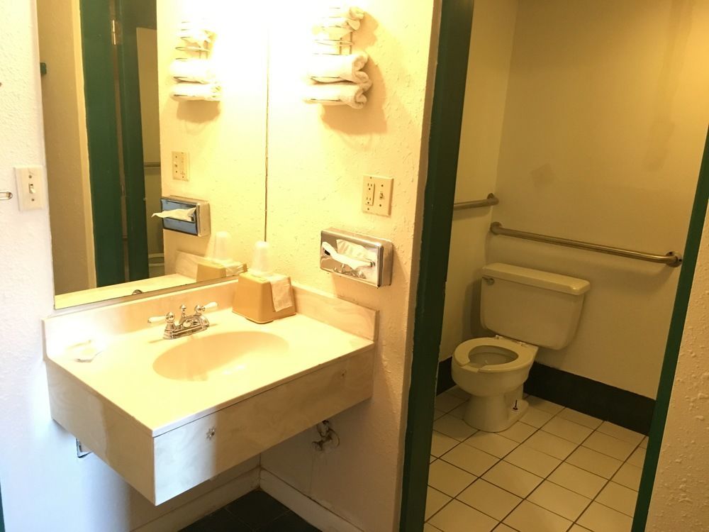 Quality Quarters Inn By Oyo Richmond Ky I-75 Eksteriør bilde